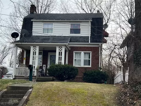 Exterior - 1714 Hampton Rd, Akron, OH 44305 photo 2 of 4