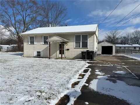 1733 Sweetbrier Ave SW, Warren, OH 44485