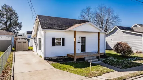 312 38th St, Vienna, WV 26105