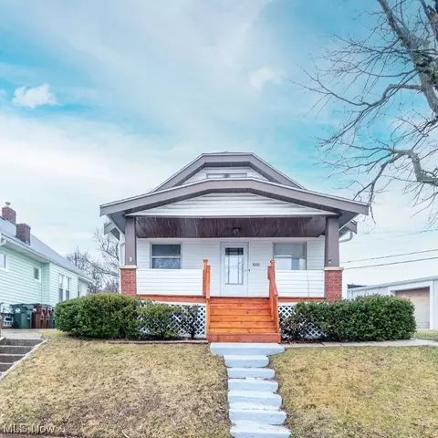 5220 Roseside Dr, Parma, OH 44134