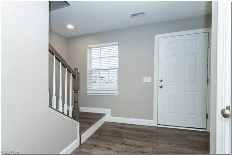 Entry Way - 4859 Fallen Leaf Trl, Brunswick, OH 44212 photo 1 of 2