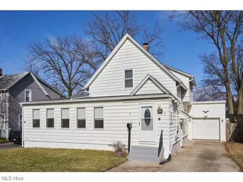 223 W W Smt, Barberton, OH 44203