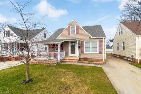 29921 Halifax St, Wickliffe, OH 44092