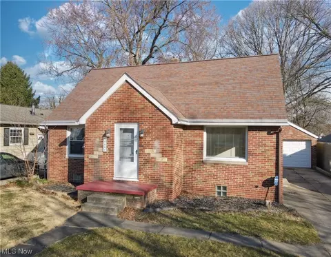 2487 Eastgate, Akron, OH 44312