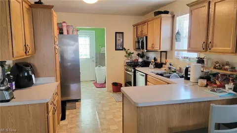 Kitchen - 928 Walnut St, Elyria, OH 44035 photo 2 of 4