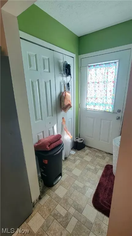 Entry Way - 928 Walnut St, Elyria, OH 44035 photo 1 of 1