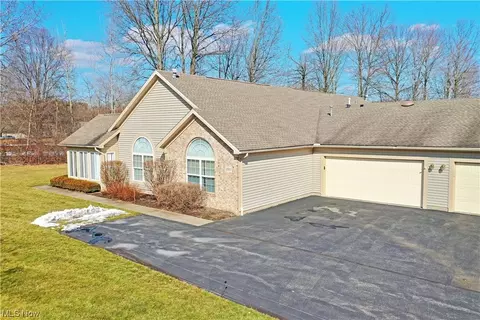 2503 Willow Brook Dr NE, Warren, OH 44483