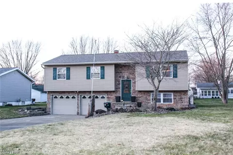 1762 Nova Ln, Youngstown, OH 44514