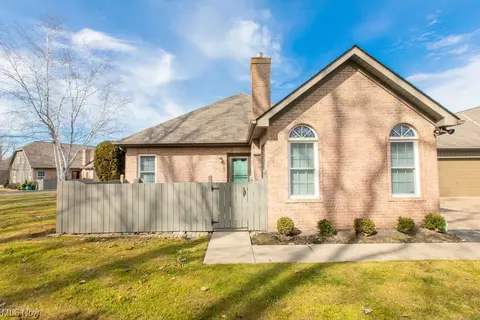 8050 Harbor Creek Dr #16/1604, Mentor On The Lake, OH 44060