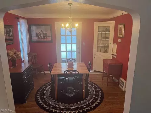 Dining - 151 E 208th St, Euclid, OH 44123 photo 2 of 4