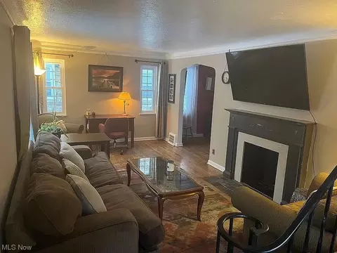 Living - 151 E 208th St, Euclid, OH 44123 photo 4 of 6
