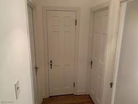 Entry Way - 151 E 208th St, Euclid, OH 44123 photo 2 of 2