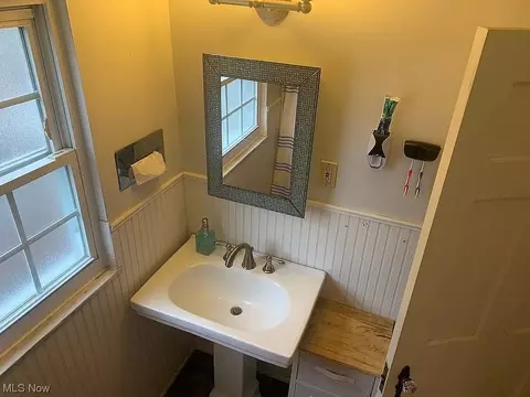 Bath - 151 E 208th St, Euclid, OH 44123 photo 3 of 4