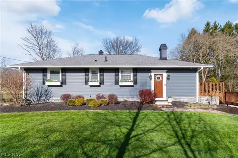 8135 Valley View Rd, Hudson, OH 44236