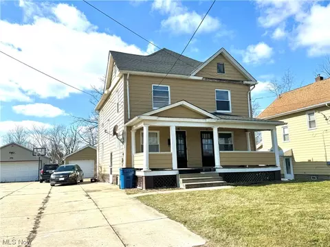 51 Prospect St, Struthers, OH 44471