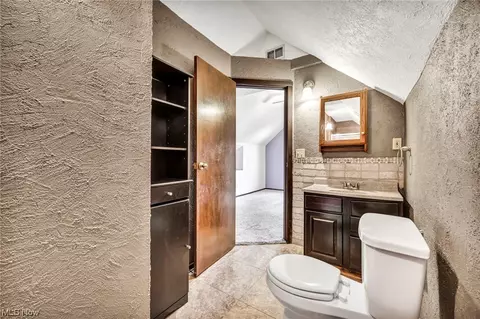 Bath - 3016 Brookview Blvd, Parma, OH 44134 photo 4 of 5