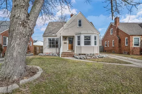 3016 Brookview Blvd, Parma, OH 44134