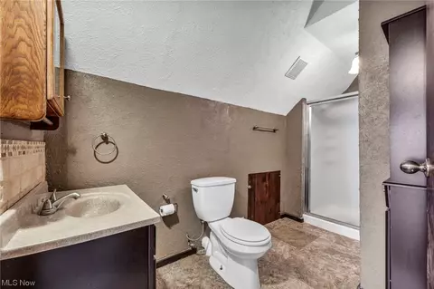 Bath - 3016 Brookview Blvd, Parma, OH 44134 photo 3 of 5