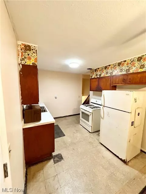 Kitchen - 2149 E 39th St, Lorain, OH 44055 photo 2 of 2