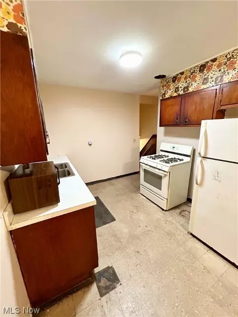 Kitchen - 2149 E 39th St, Lorain, OH 44055 photo 1 of 2