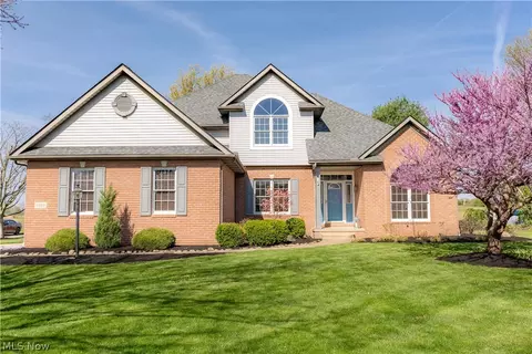 6602 Oakbridge Ave NW, North Canton, OH 44720