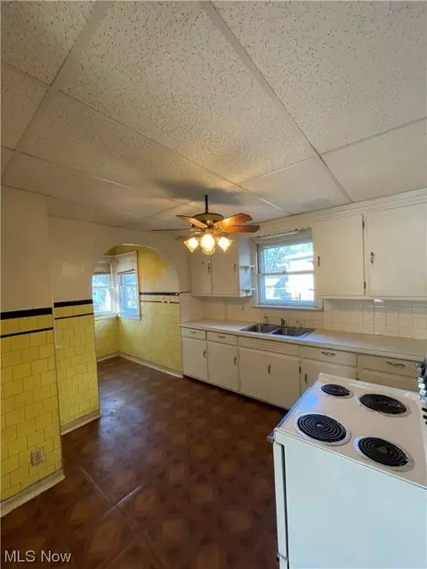 Kitchen - 696 Thayer St, Akron, OH 44310 photo 1 of 1