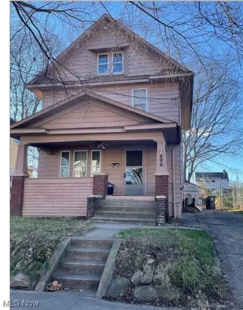 696 Thayer St, Akron, OH 44310