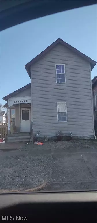 228 S 8th, Coshocton, OH 43812
