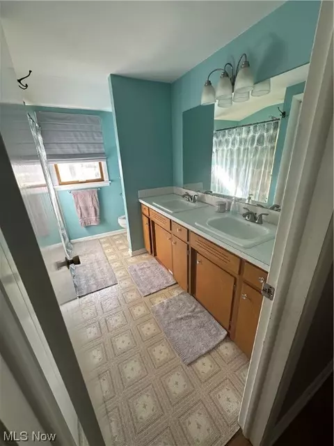 Bath - 331 University Ave, Elyria, OH 44035 photo 2 of 2