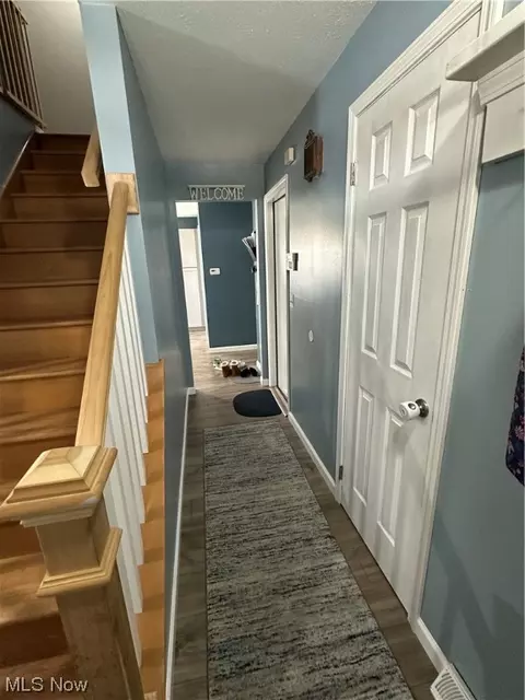 Entry Way - 331 University Ave, Elyria, OH 44035 photo 2 of 3
