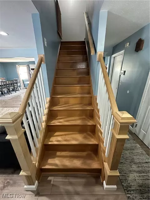 Entry Way - 331 University Ave, Elyria, OH 44035 photo 3 of 3