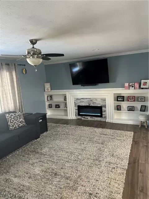 Living - 331 University Ave, Elyria, OH 44035 photo 1 of 3