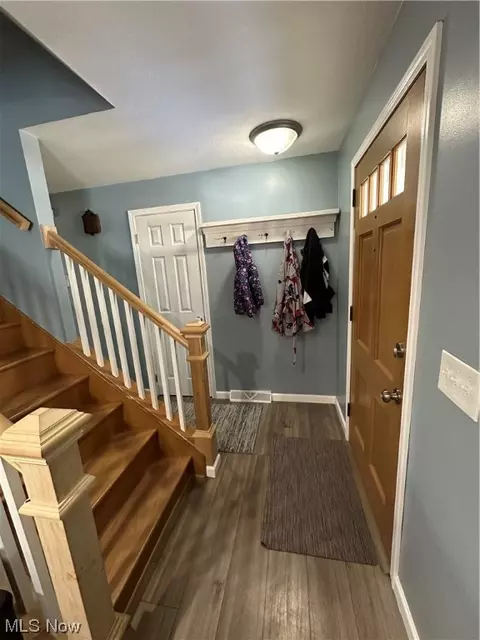 Entry Way - 331 University Ave, Elyria, OH 44035 photo 1 of 3