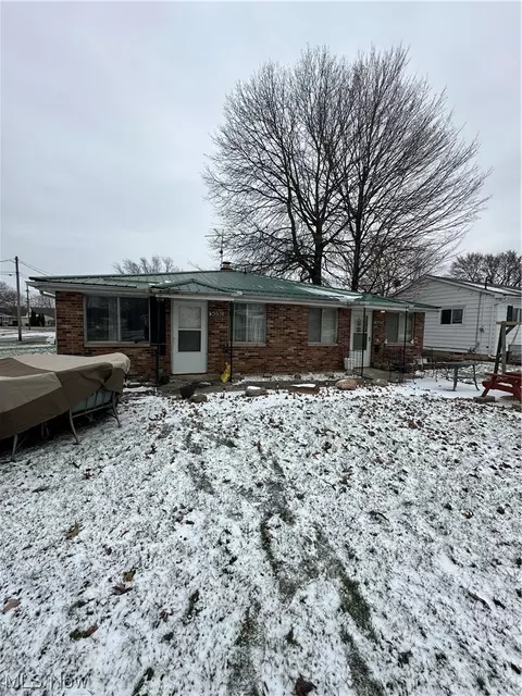 3031 Reeves Ave, Lorain, OH 44052