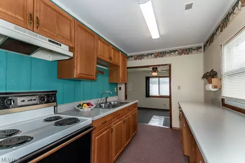 Kitchen - 813 North Ave, Painesville, OH 44077 photo 1 of 2