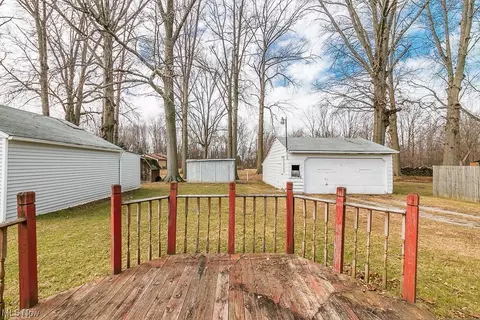 Exterior - 813 North Ave, Painesville, OH 44077 photo 5 of 8