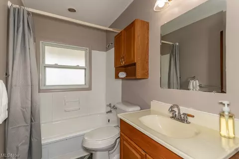 Bath - 813 North Ave, Painesville, OH 44077 photo 1 of 2