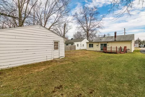 Exterior - 813 North Ave, Painesville, OH 44077 photo 6 of 8