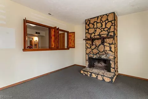 Living - 813 North Ave, Painesville, OH 44077 photo 5 of 5