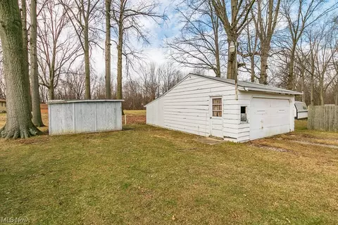 Exterior - 813 North Ave, Painesville, OH 44077 photo 7 of 8