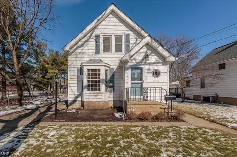 19542 Morley Ave, Rocky River, OH 44116