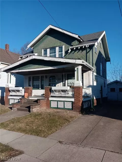 9816 Macon, Cleveland, OH 44102
