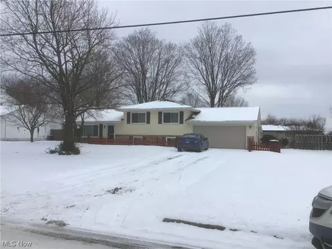 3425 Maple Spgs, Canfield, OH 44406