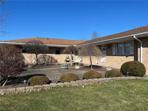 720 Springfield Rd # A, Columbiana, OH 44408