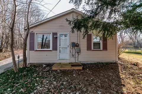 11038 Prouty Rd, Concord, OH 44077
