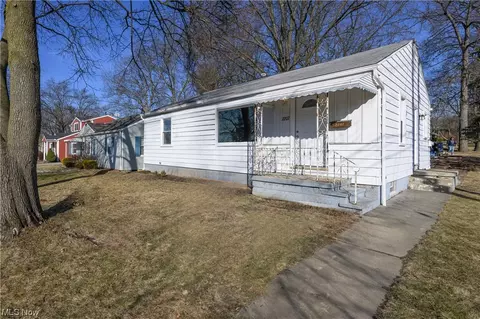 2207 Stone, Cuyahoga Falls, OH 44221