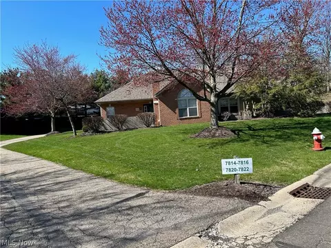 7816 Brittanny NE, North Canton, OH 44720