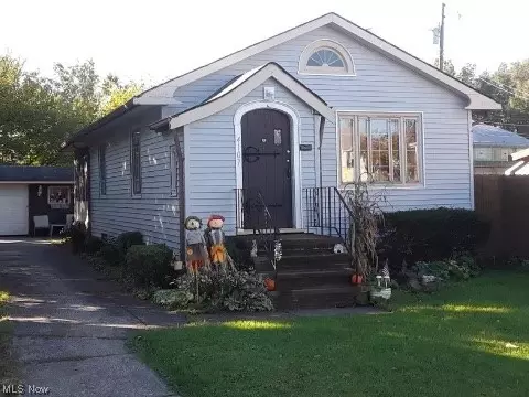 4107 Kenmore St, Parma, OH 44134