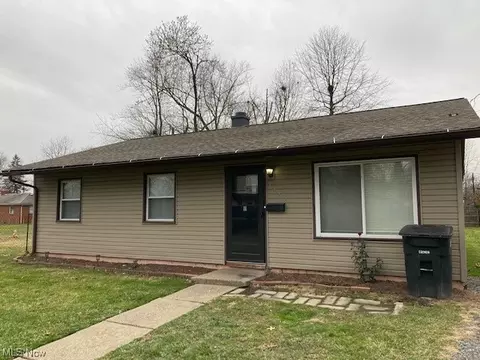 1596 Belvedere, Warren, OH 44484