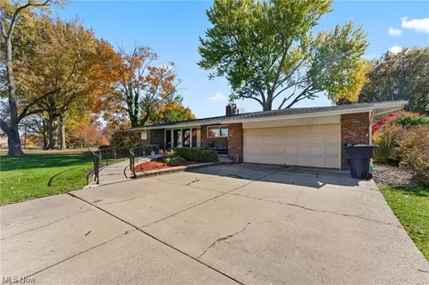 2142 Atlantic St NE, Warren, OH 44483